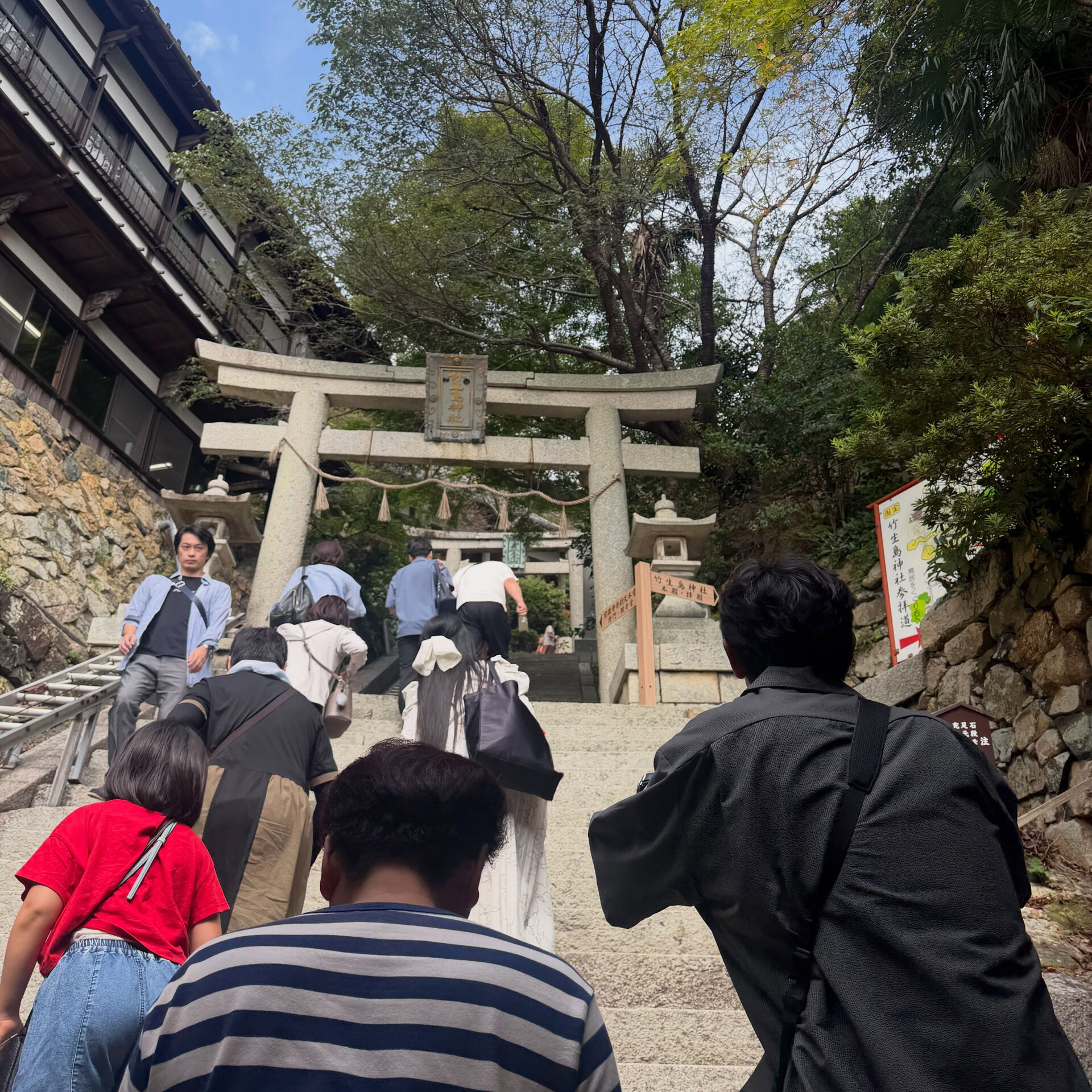 【週末旅】おじさんサークルで琵琶湖に浮かぶ聖地、竹生島（ちく