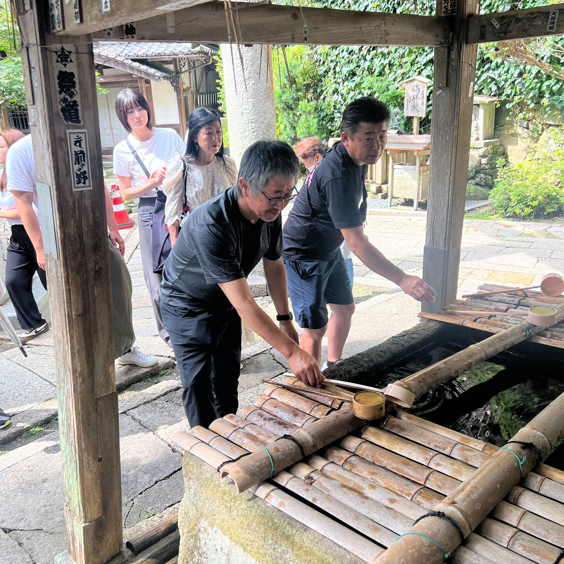【週末旅】おじさんサークルで琵琶湖に浮かぶ聖地、竹生島（ちく